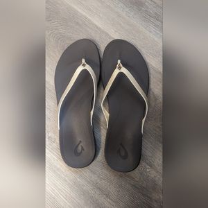 OluKai Women’s Leather Beach Sandals